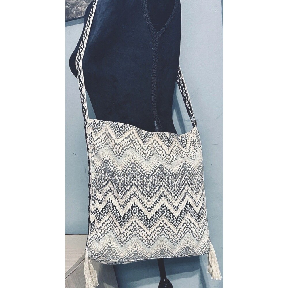 Steve Madden Boho Chevron Canvas Crossbody Bag Fringe Woven Shoulder Purse Gray